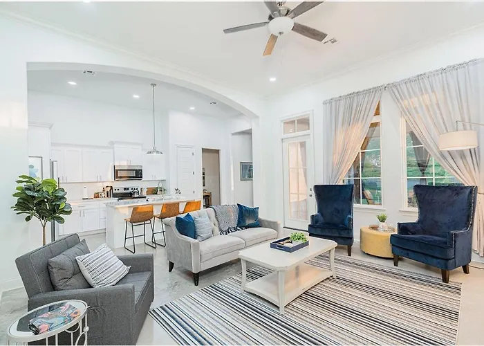 Hébergement de vacances Brand New Centrally Located In *